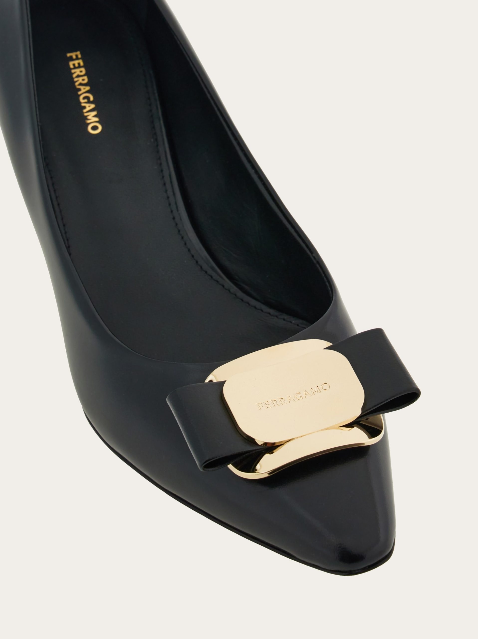 Ferragamo New Vara plate low heel pump - Image 2